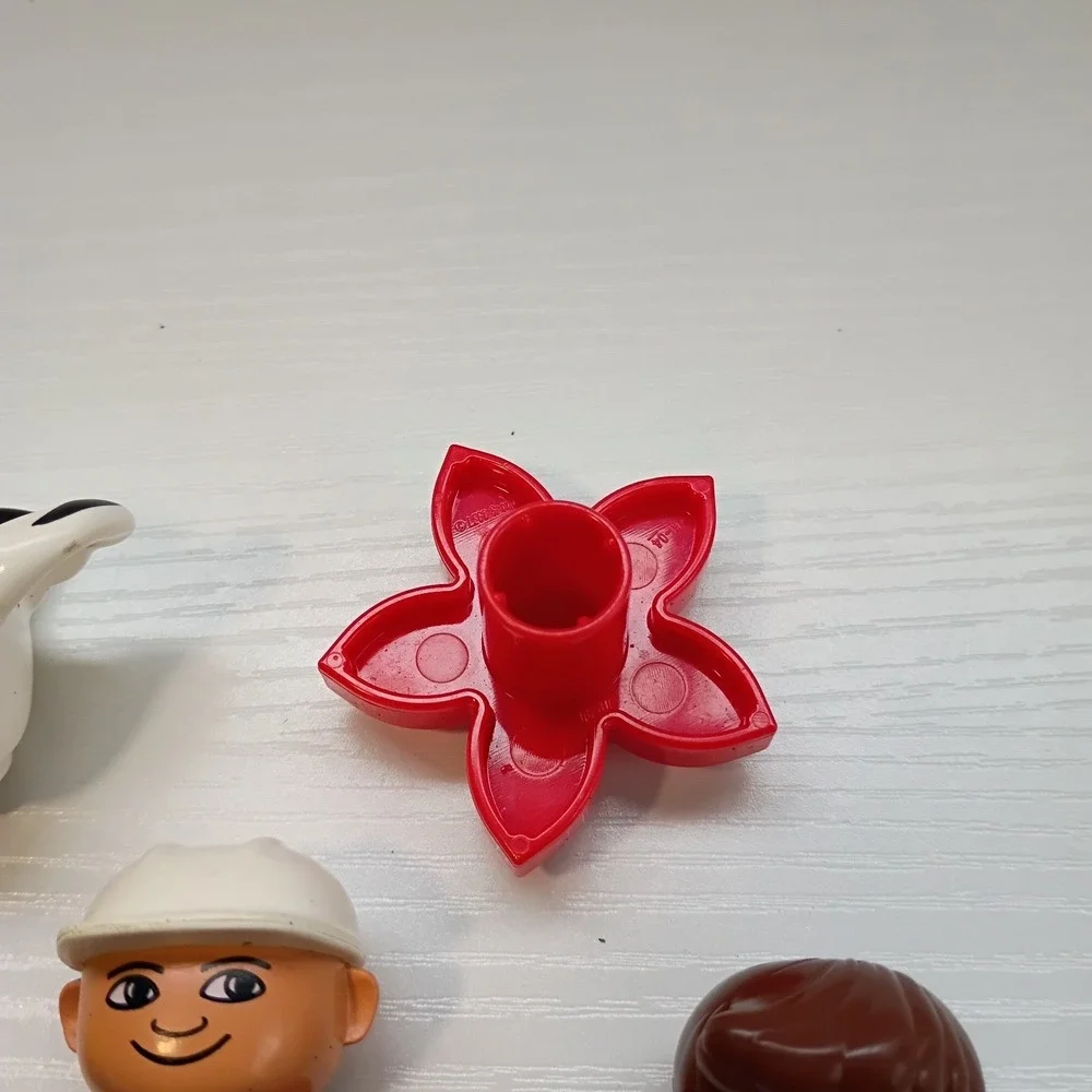 Lego Duplo Figures Accessories Lot Of 5